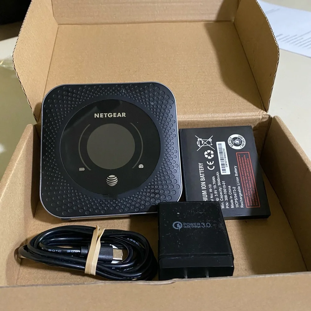 NETGEAR Nighthawk M1 MR1100 Mobile Hotspot - Picture 1 of 3